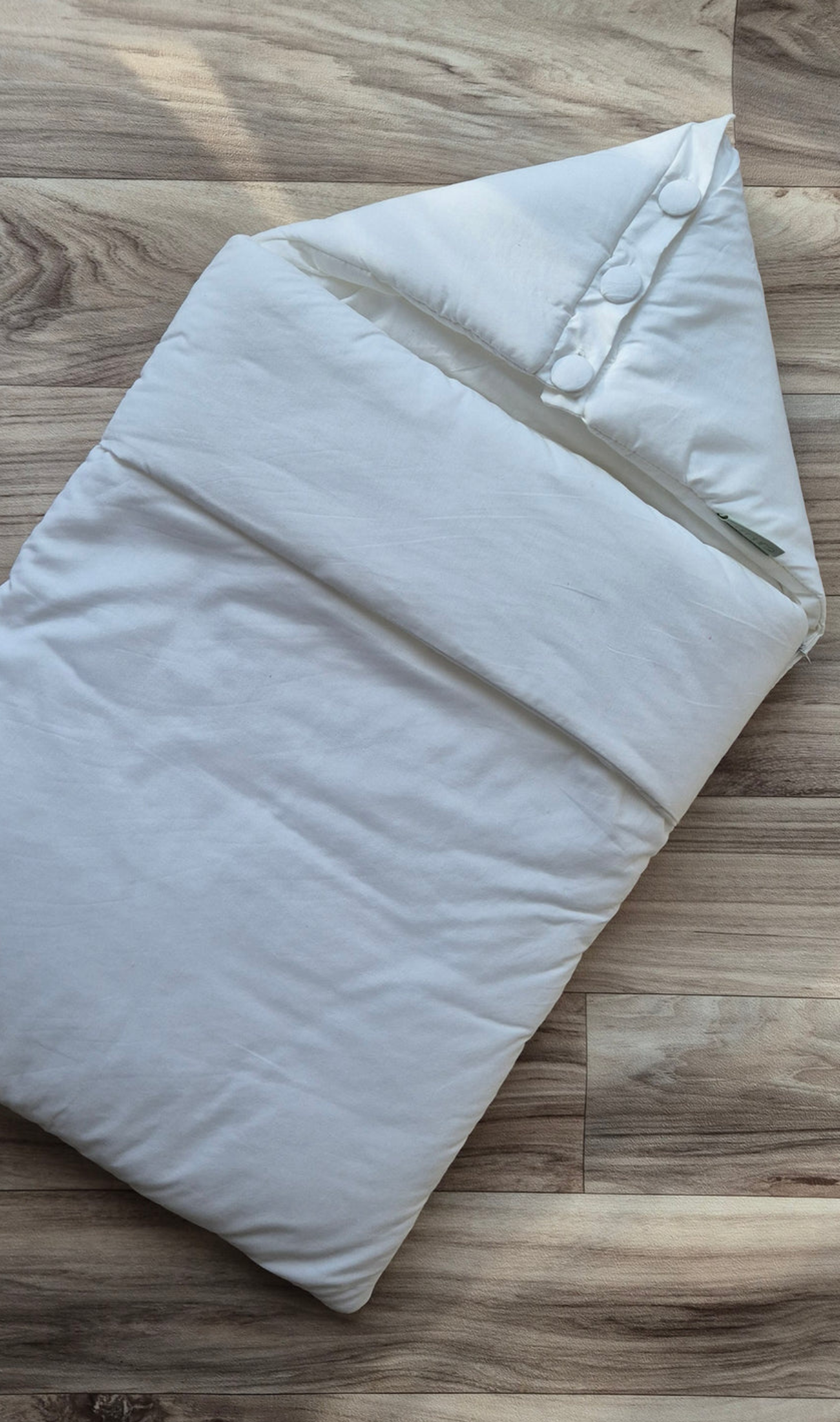 fold off white