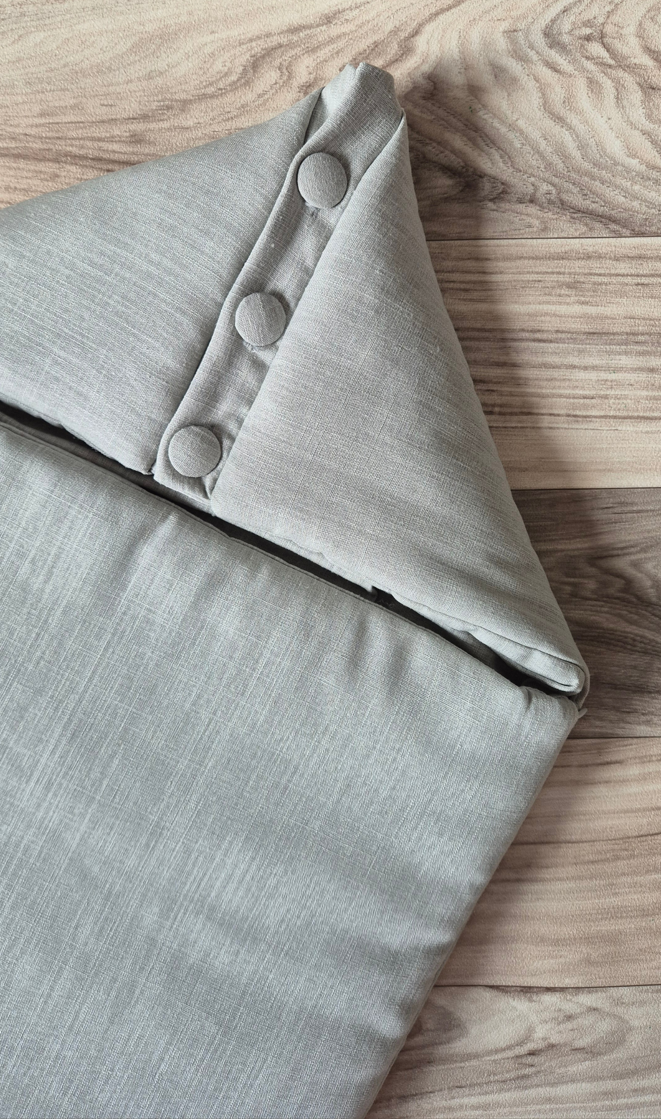 Minimal grey buttons