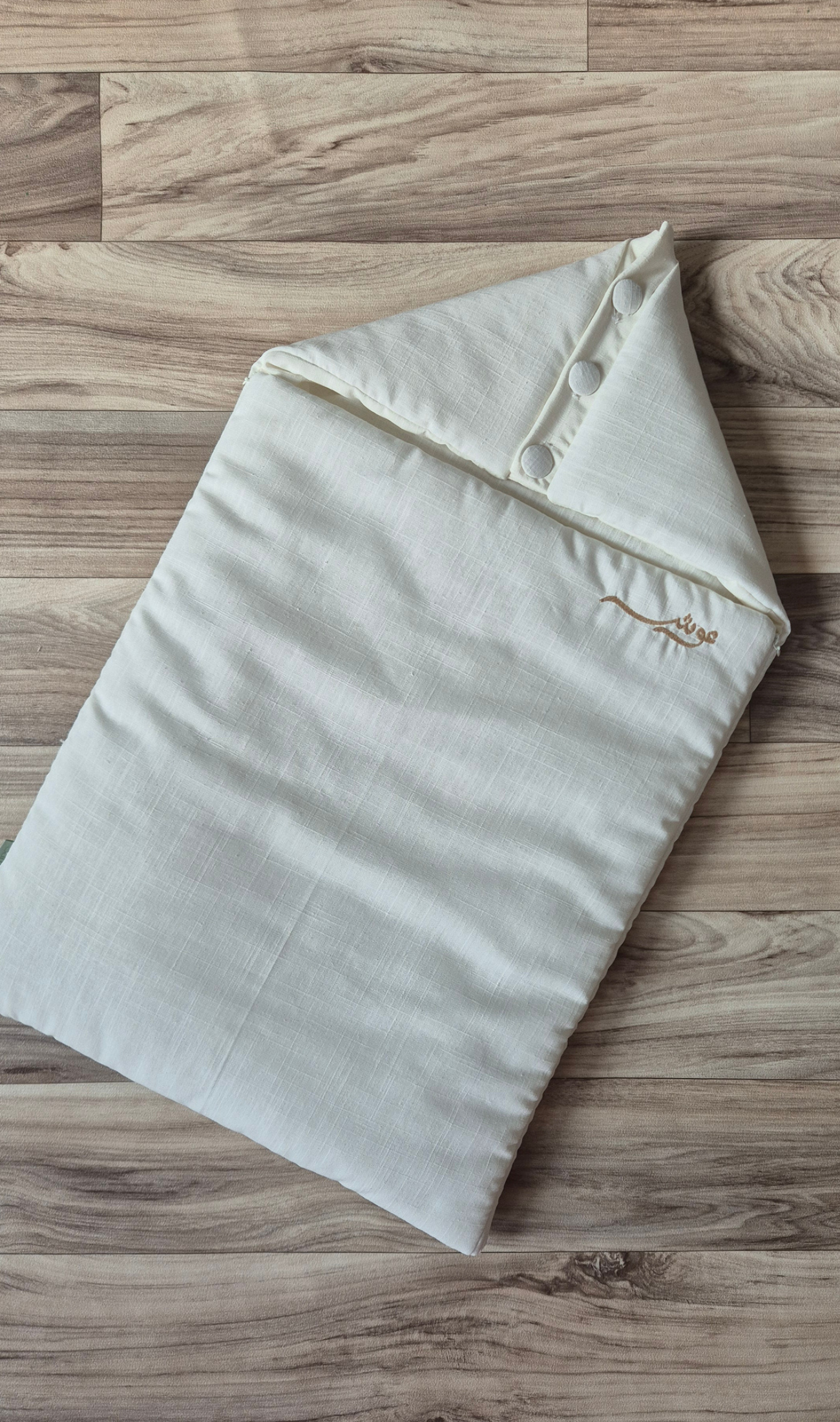 Minimal off white yes