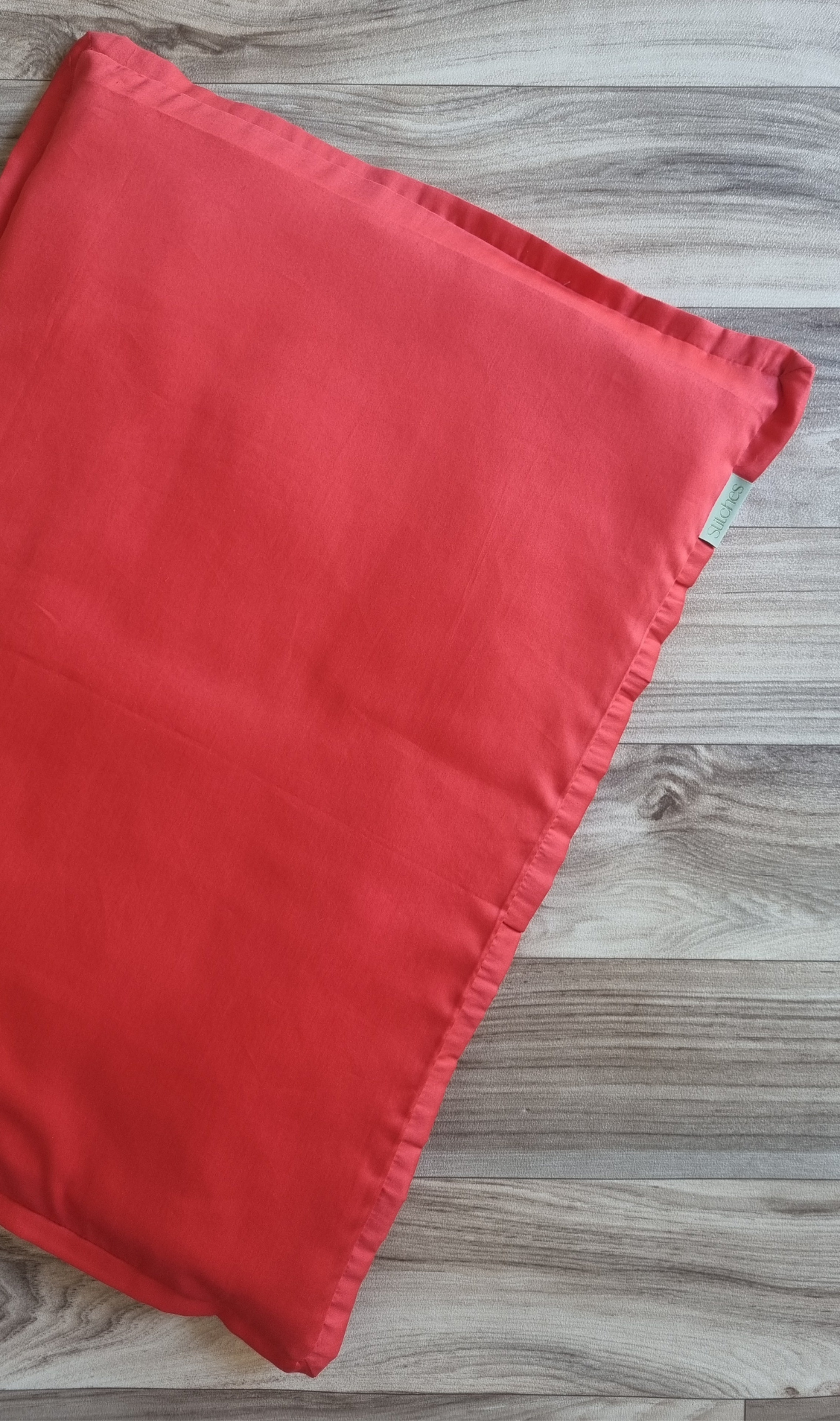 Plain mat red