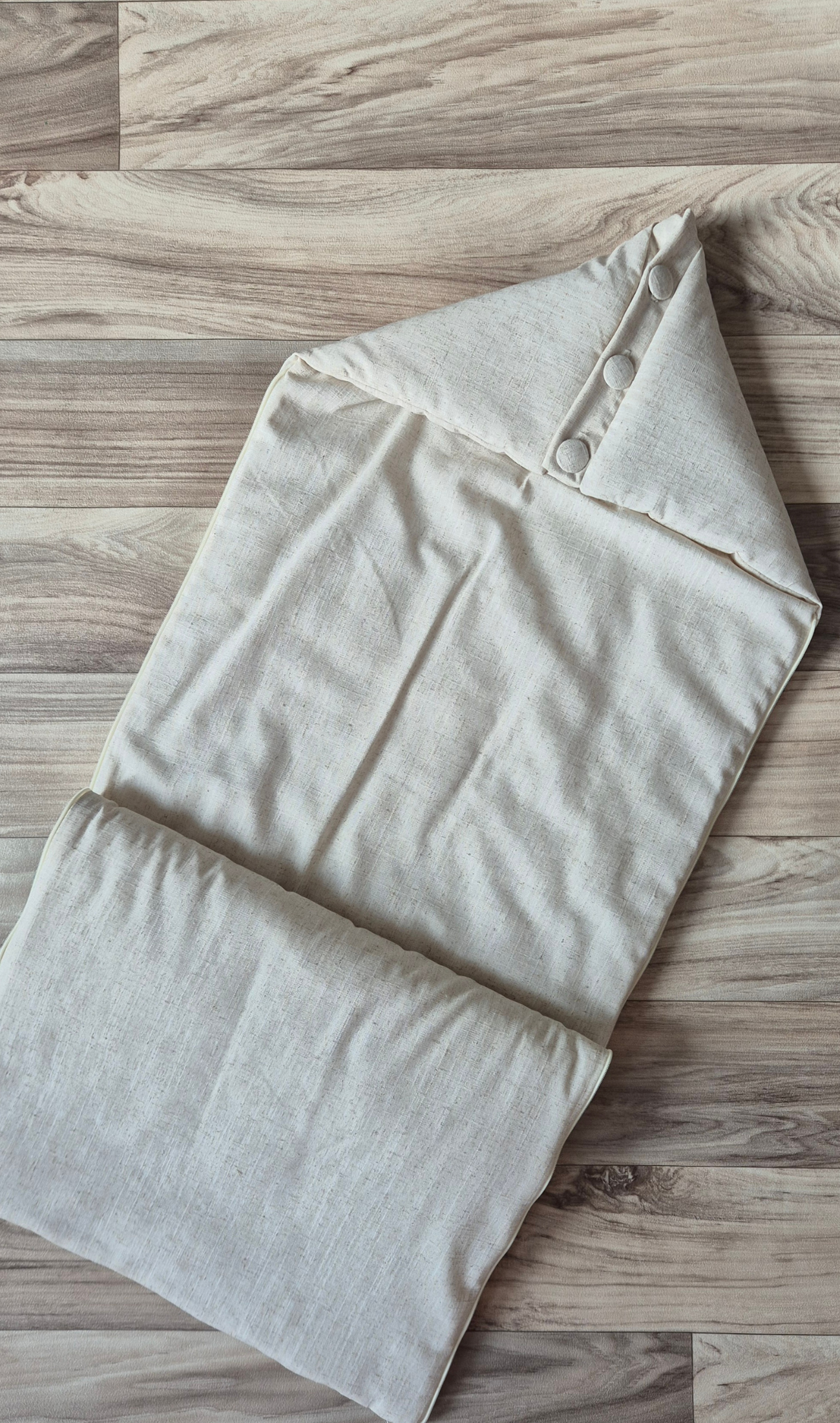 Pleats beige full open