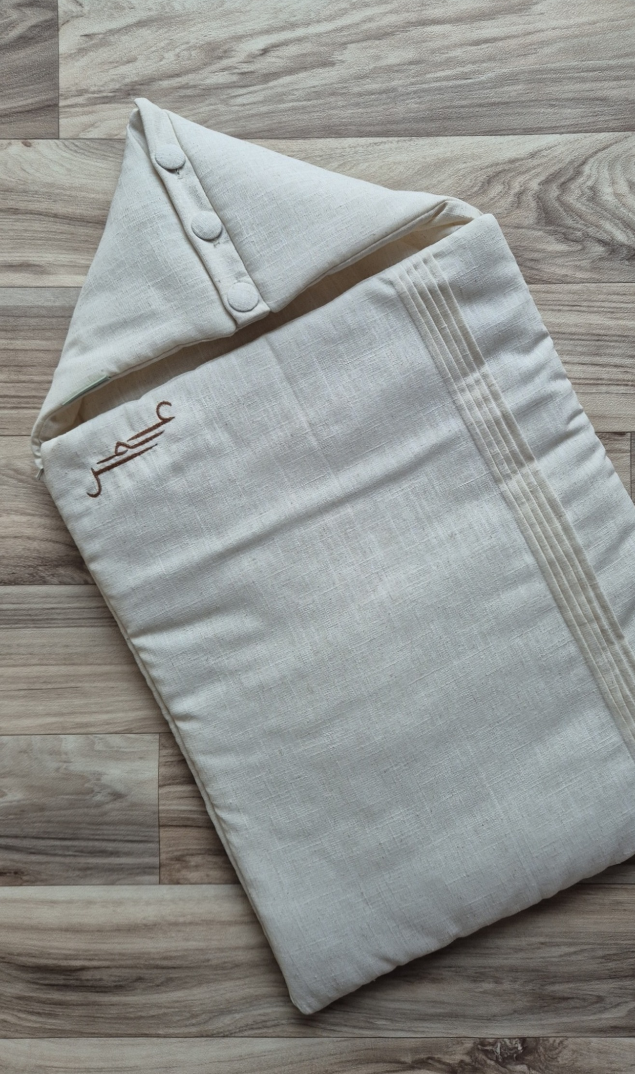 Pleats beige yes 1