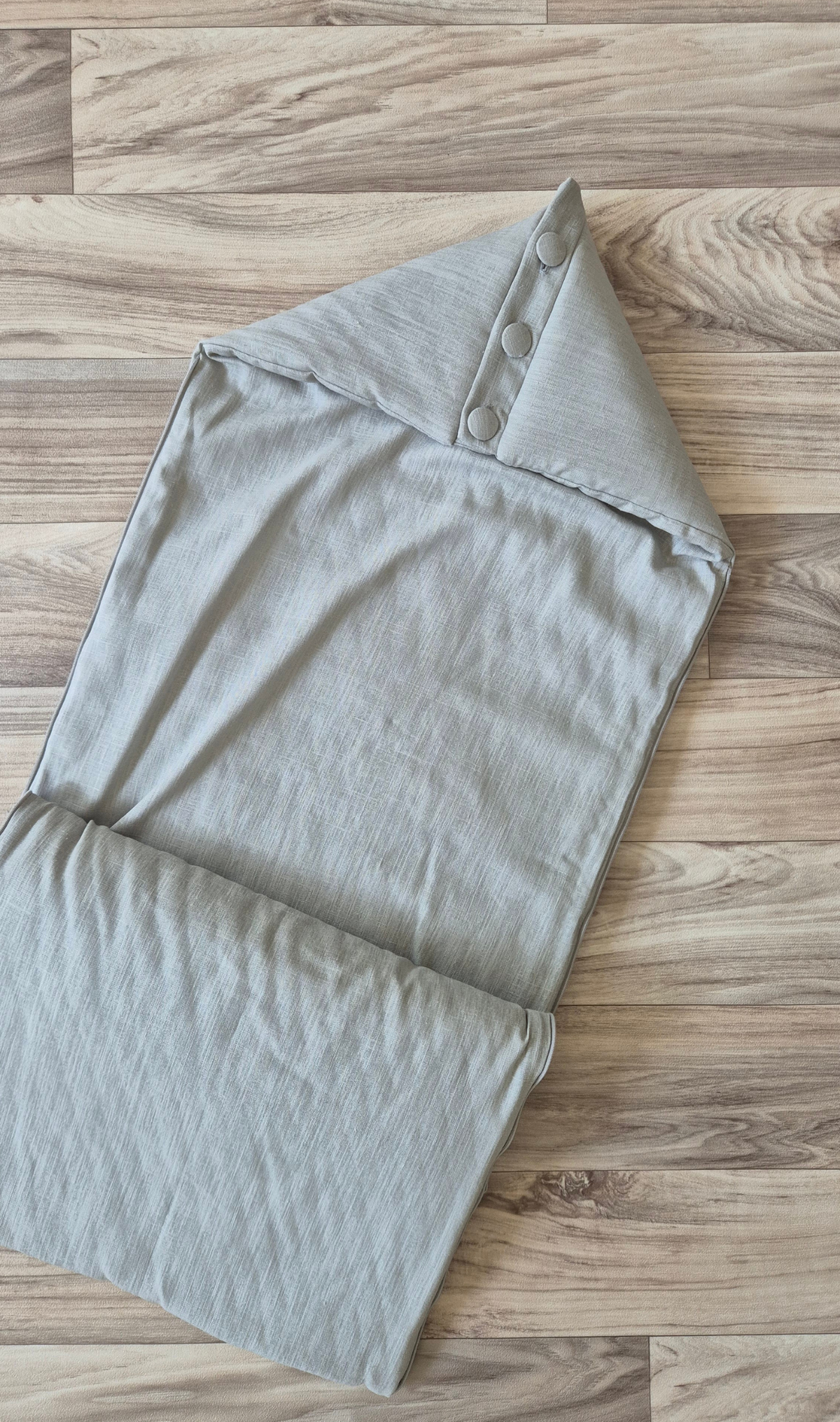 Pleats grey full open