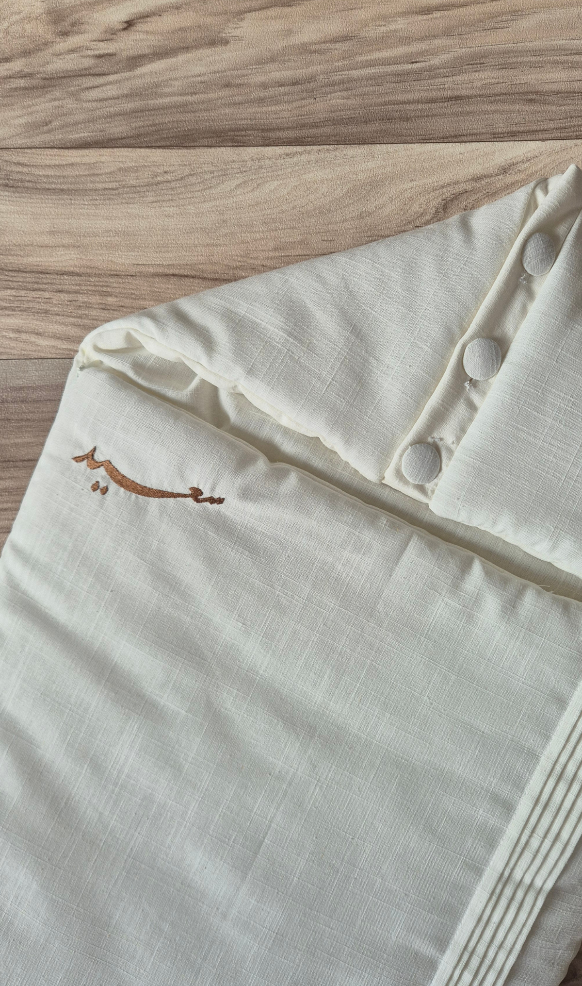 Pleats off white yes 2