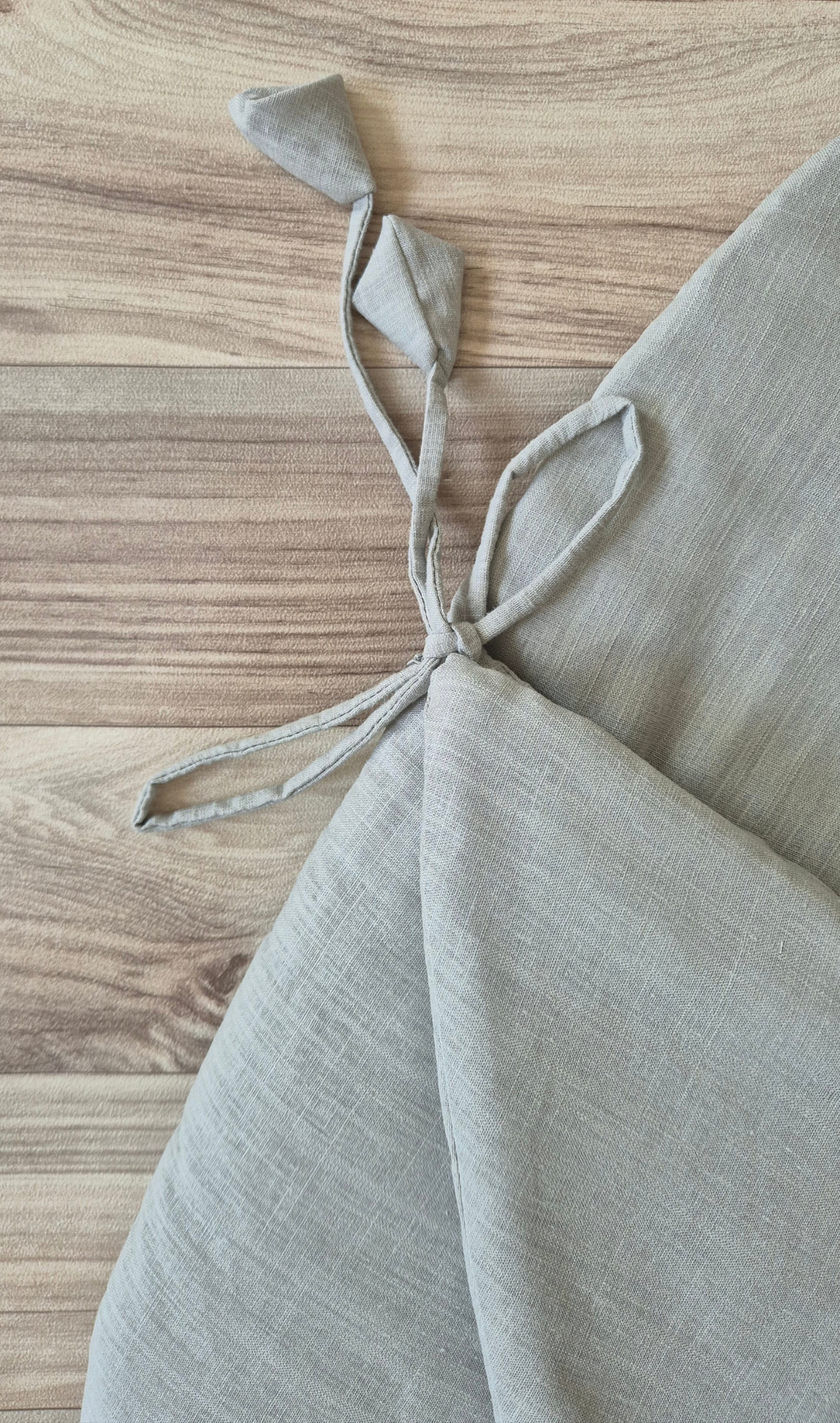 Round grey zoom