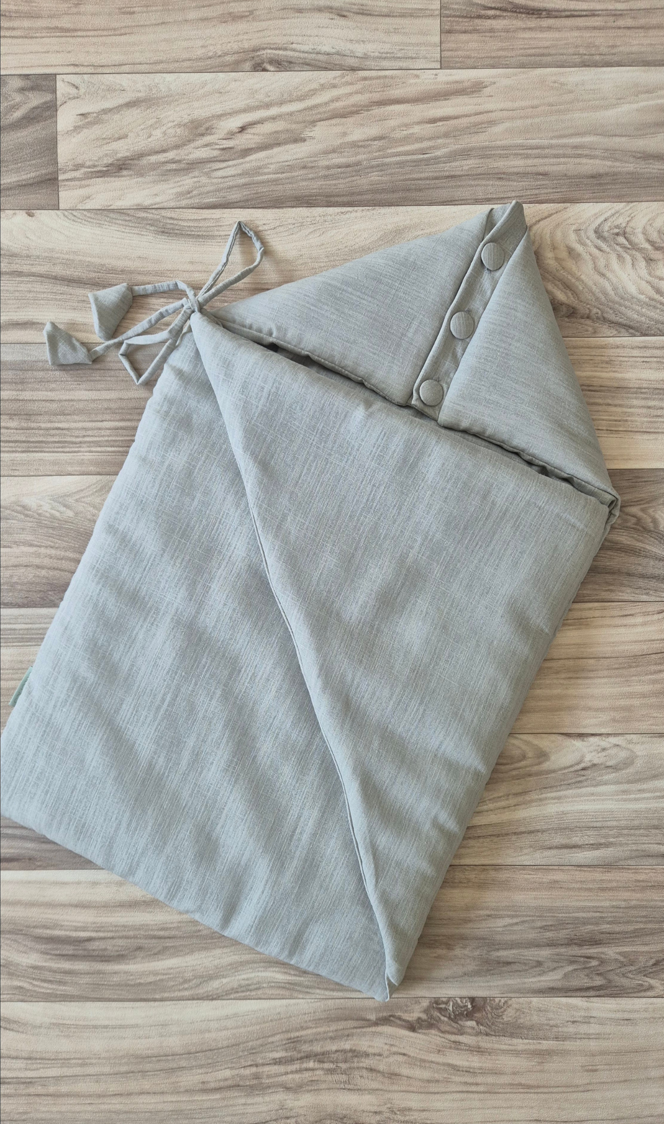Triangle grey