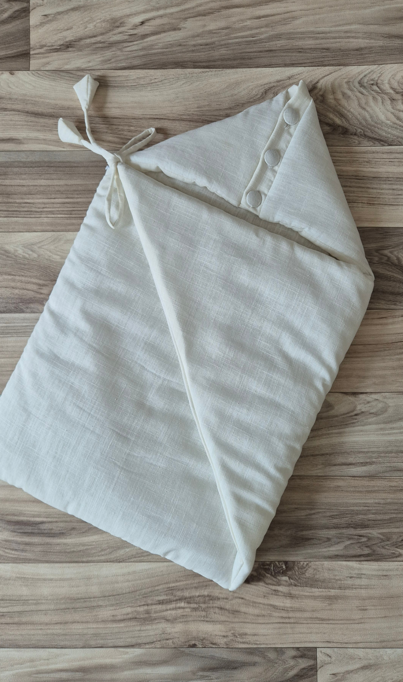Triangle off white