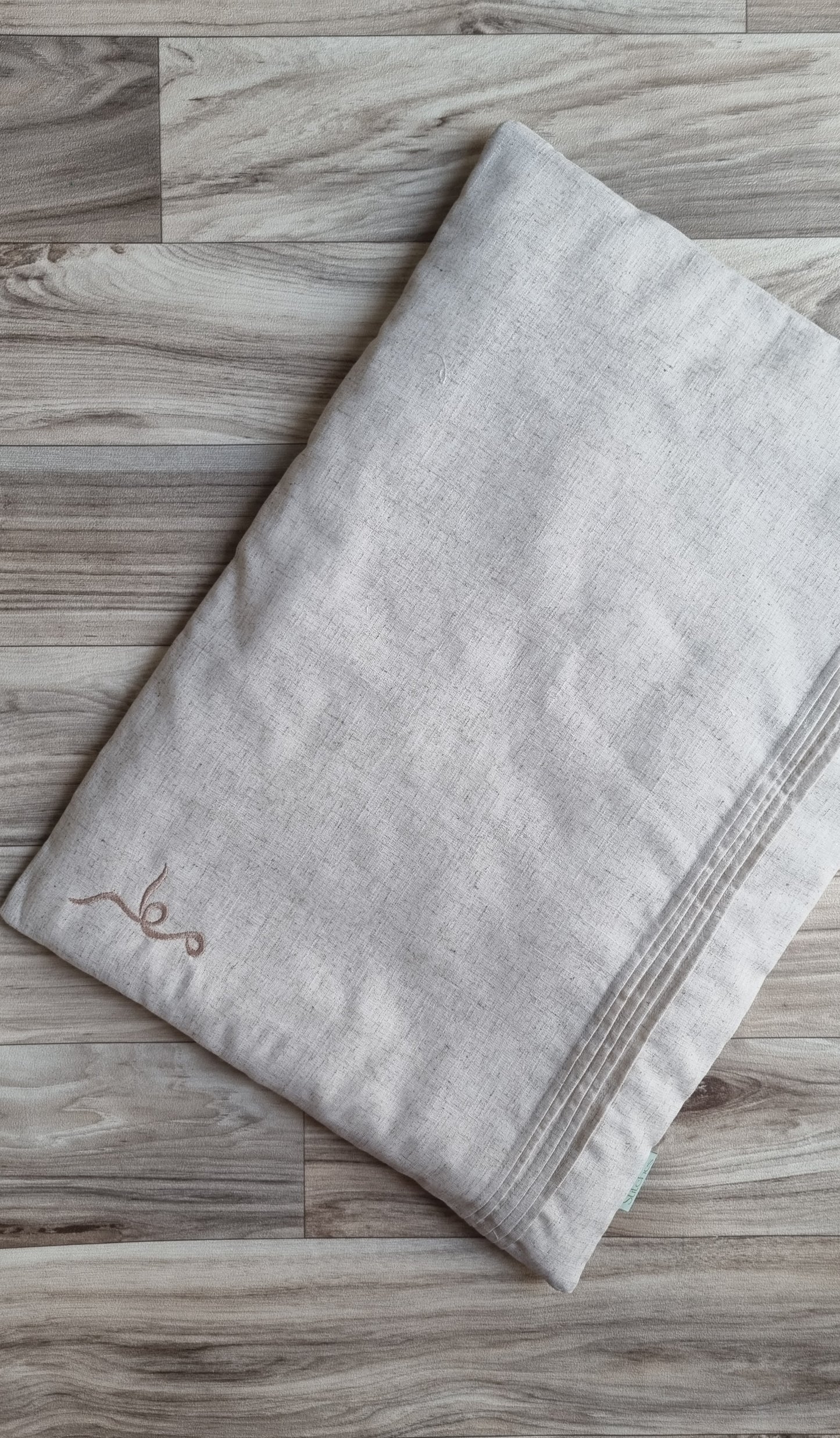 pleats mat beige yes